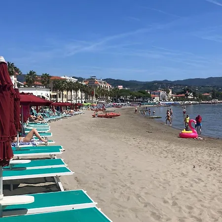 شقة Sul Lungomare Piccolo Nido D'amore دْيانو مارينا